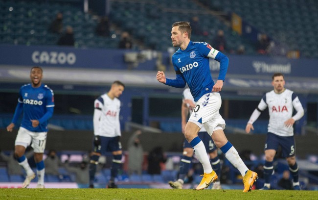 英媒：比苏马可能会在夏窗离队，热刺希望引进加拉格尔.