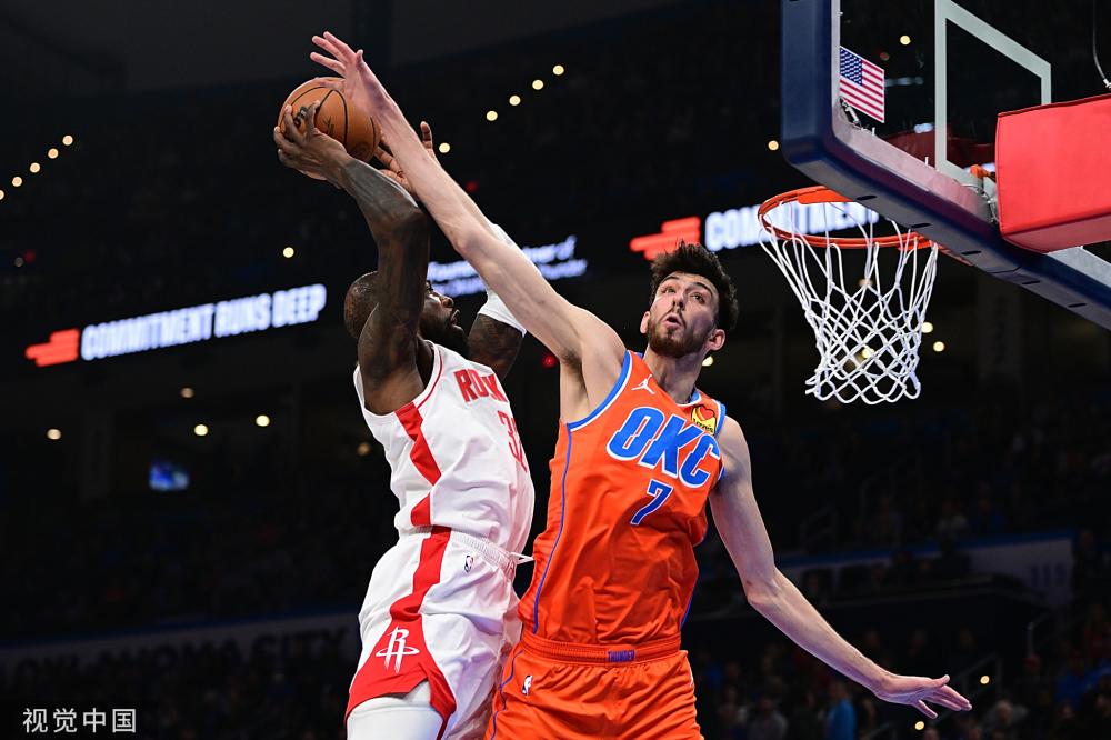 NBA官方为湖火大战预热！詹杜创史上最高得分对决 必有一队首遭三连败（NBA官方预热湖火对决：詹杜史上最高分大战在望，一队势必遭遇赛季首个三连败）